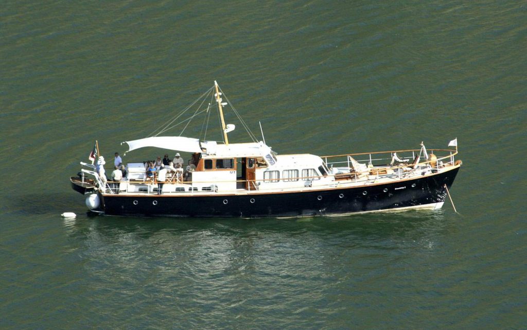 <p>Travel through the Valle del Douro in a beautiful classic boat.</p>
